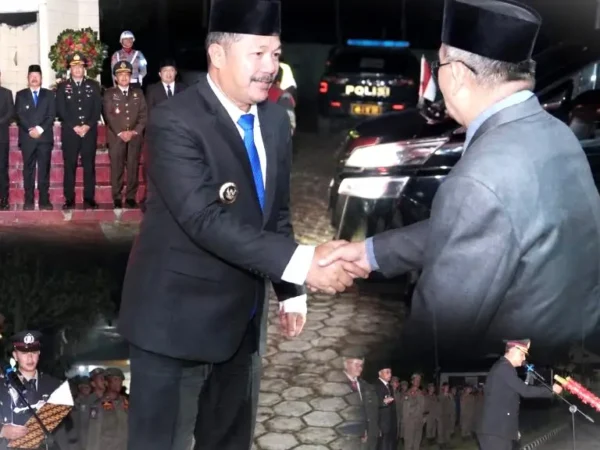 Bupati Monadi Hadiri Renungan Suci HUT RI ke-81 di TMP Semumu