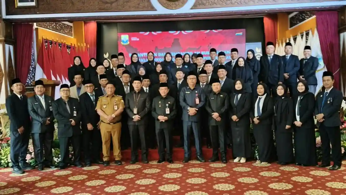 Gubernur Al Haris Lantik Kepala SMA-SMK dan Pejabat Fungsional