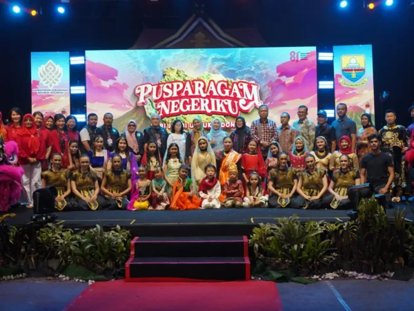 Menjaga Warisan Leluhur di Panggung Festival Pusparagam Negeriku