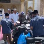 Aksi Jumat Berkah Warung Buk Dorlan Bagikan 100 Nasi Kotak dan Jus Gratis