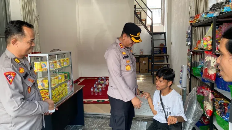 Pemuda Disabilitas Miliki Toko Sendiri