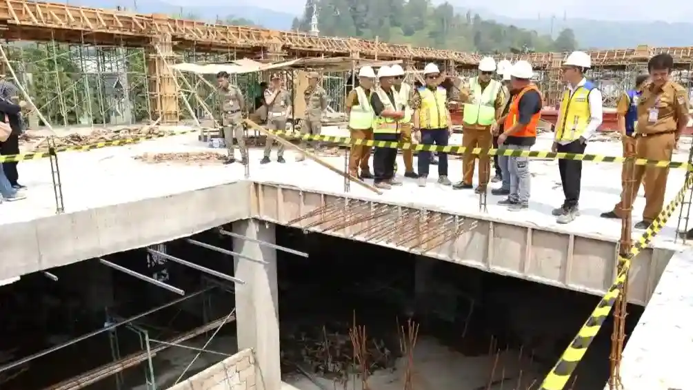 Wako Alfin Tinjau Pembangunan Pasar Sungai Penuh