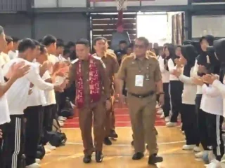 Sekda Alpian Bekali Jiwa Kepemimpinan Siswa SMAN 1 Sungai Penuh