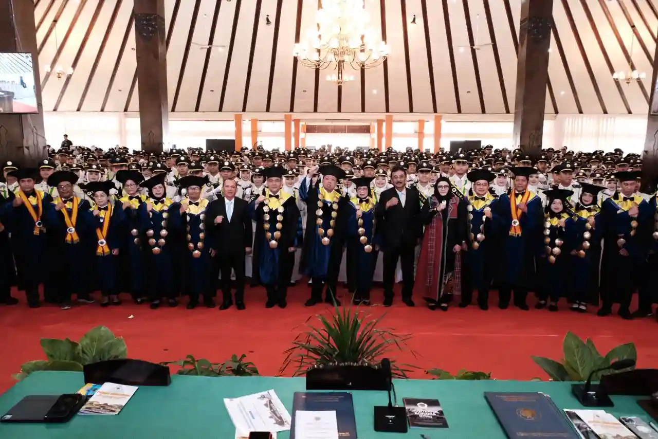 Wisudawan/Wisudawati Politeknik Agraria STPN