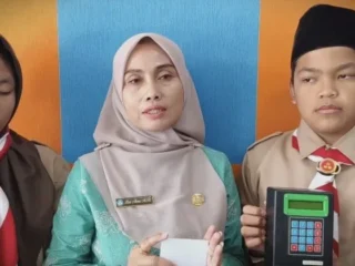 SMPN 13 Kerinci Bikin Kartu Presensi Digital, Orang Tua Bisa Cek Kehadiran Anak Lewat HP