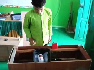 Keren! Siswa SMPN 13 Kerinci Bikin Tong Sampah Otomatis Pemilah Organik dan Anorganik
