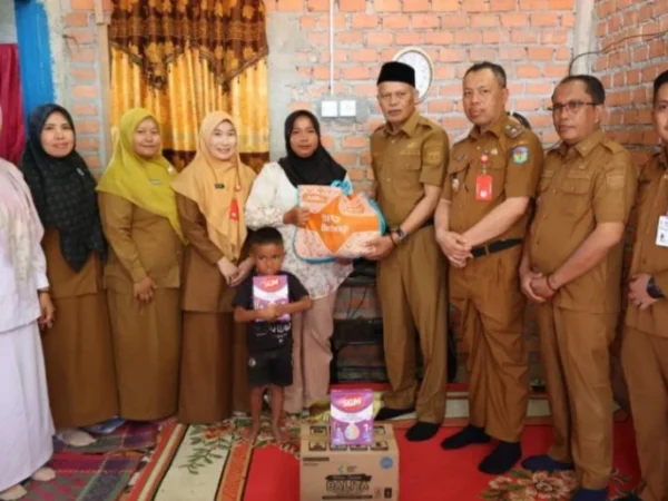 Wawako Azhar Hamzah Salurkan Bantuan Nyata untuk Cegah Stunting di Sungai Penuh