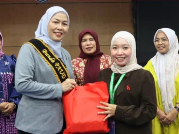 Wawako Azhar & Bunda PAUD Sungai Penuh Buka Kelas Parenting demi Cetak Generasi Unggul